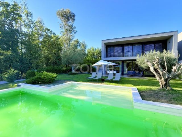 Moradia T3 de Gaveto com Piscina e 800m2 de Terreno | Seide, Famalicão