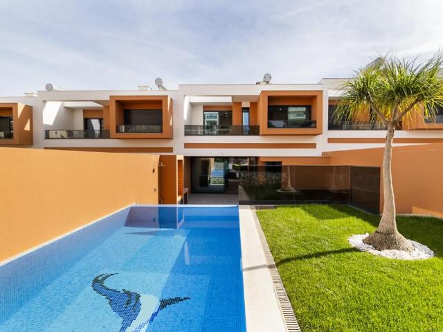Moradia T3 de Luxo com piscina aquecida em Portimão 120m² Portimão