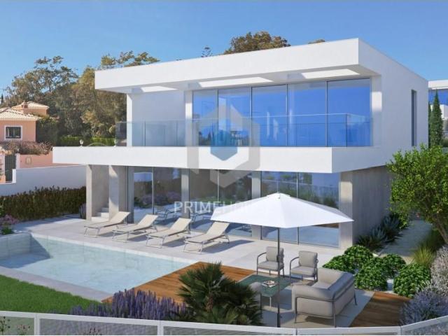 Moradia T3 de Luxo com Piscina e Vista Mar 168m² Luz
