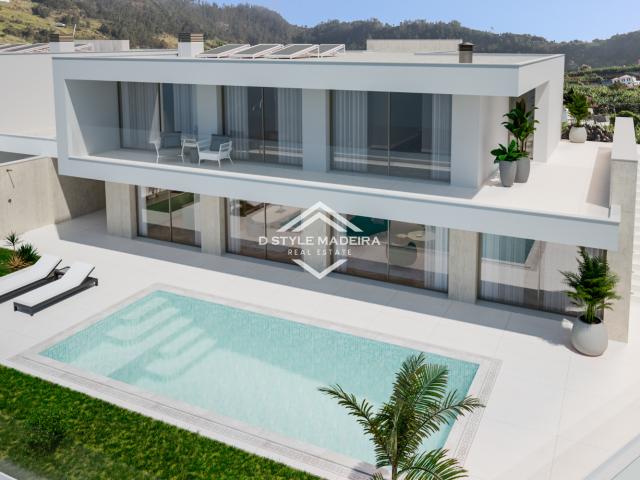 Moradia T3 de LUXO com piscina e vista mar para venda na Calheta, Ilha da Madeira