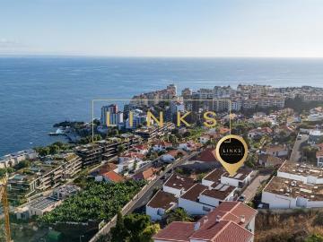 Moradia T3 de Luxo com Piscina Privada, Jardim e Vista Mar. 302m² São Martinho