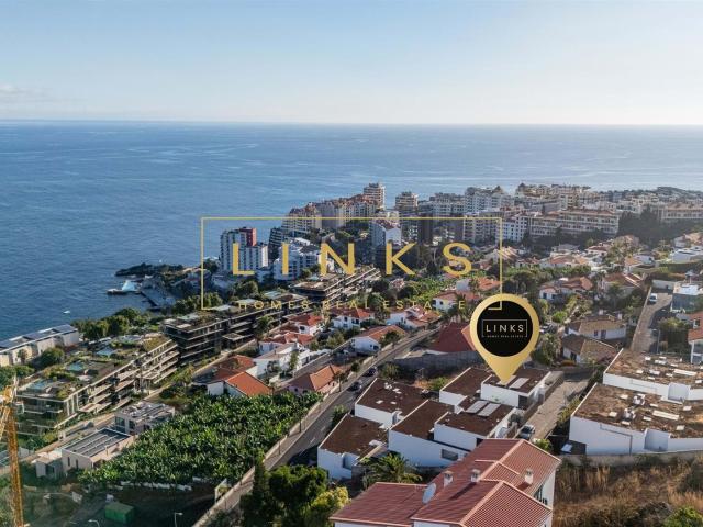 Moradia T3 de Luxo com Piscina Privada, Jardim e Vista Mar. 302m² São Martinho