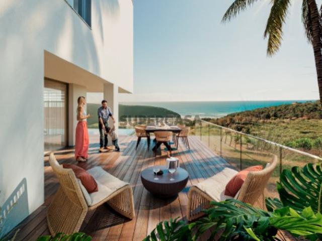 Moradia T3 de Luxo a 900m da Praia de São Julião