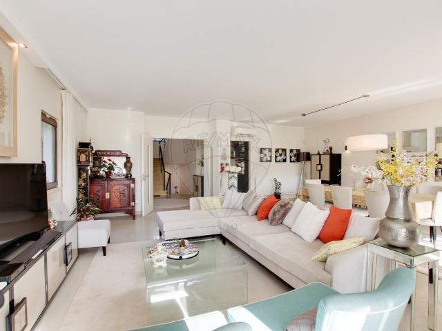 Moradia T3 de luxo à venda em Cascais