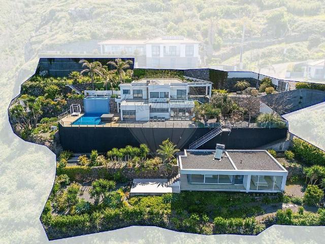 Moradia T3 de luxo à venda em Fajã da Ovelha, Calheta Madeira RE/MAX Portugal