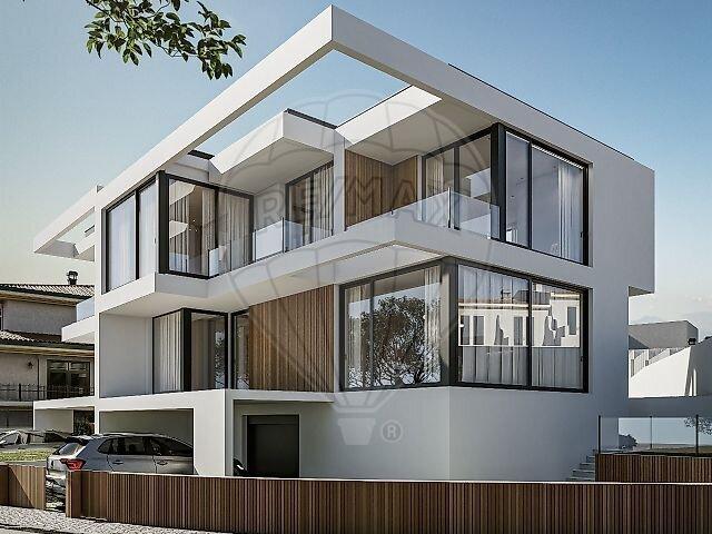 Moradia T3 de luxo à venda em Nazaré, Nazaré RE/MAX Portugal