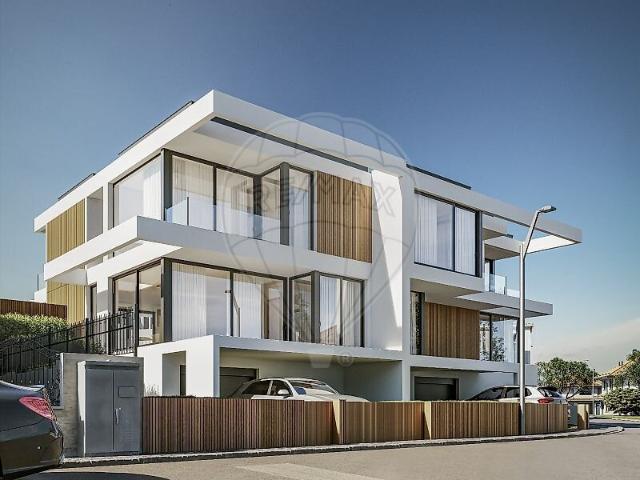 Moradia T3 de luxo à venda em Nazaré, Nazaré RE/MAX Portugal
