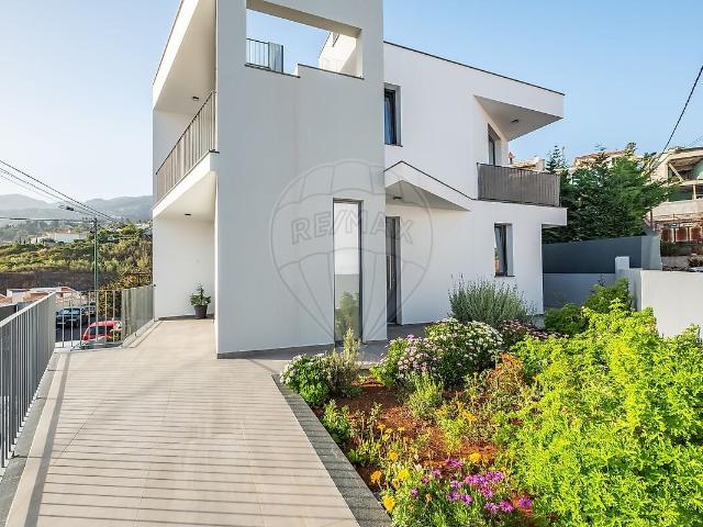 Moradia T3 de luxo à venda em Santa Maria Maior, Funchal RE/MAX Portugal