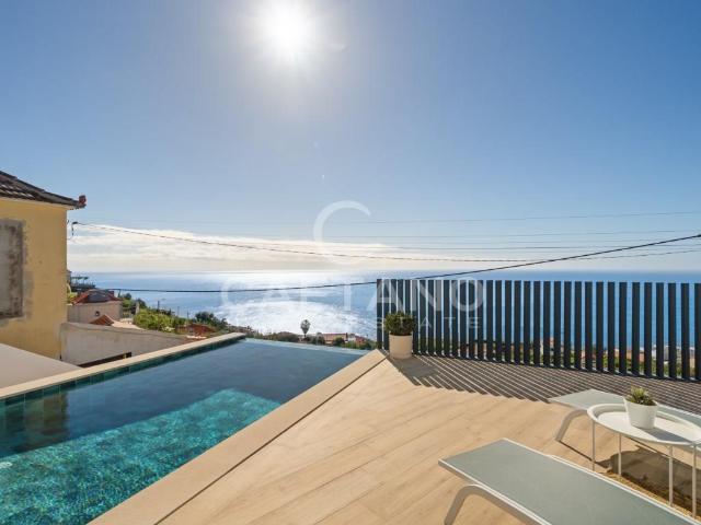 Residência Térrea Contemporânea com Vista Atlântica Permanen. 147m² Arco Da Calheta