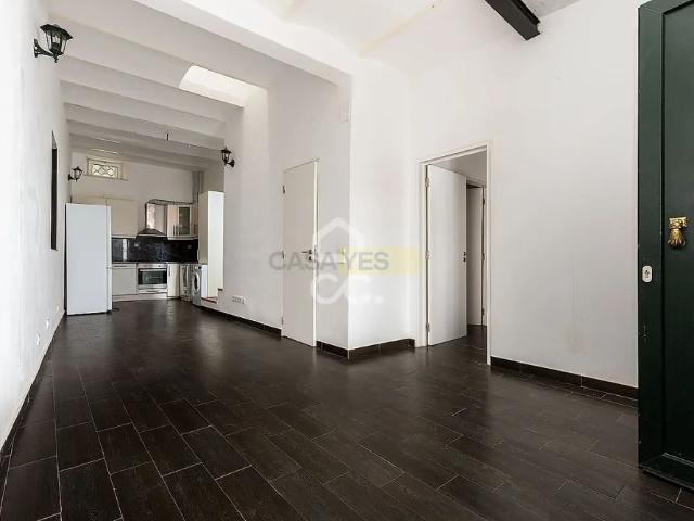 Moradia T3 de Rés do Chão e 1º Andar c/ Terraço no Centro Histórico de Évora
