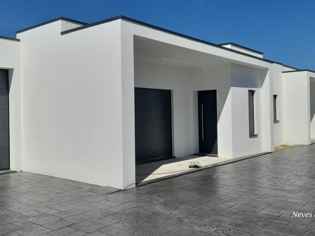 Moradia T3 de rés do chão 182m² Monte Redondo e Carreira
