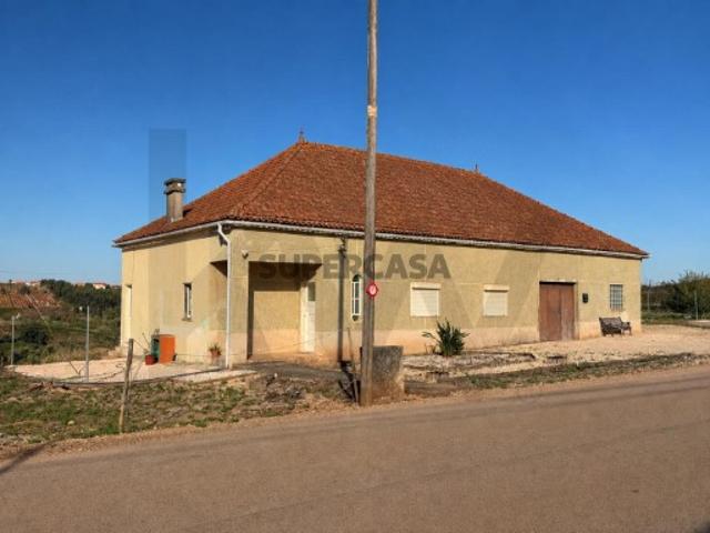 Moradia T3 de 190 m2 e Terreno de 8.000 m² Casais Gaiola, Painho, Cadaval