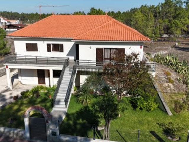 Moradia T3 e Moradia T2, em Pataias Gare, Com Garagem