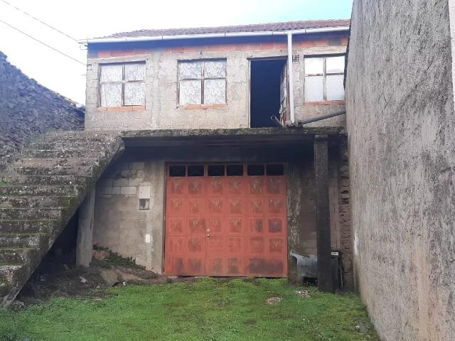 Moradia T3 em Macedo do Mato, Bragança