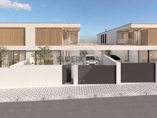 Moradia T3 em Madalena