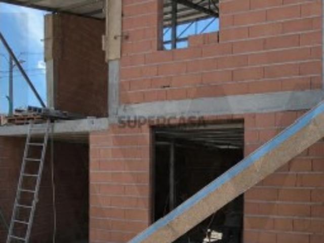 Moradia T3 em Monte Bera, Almalaguês