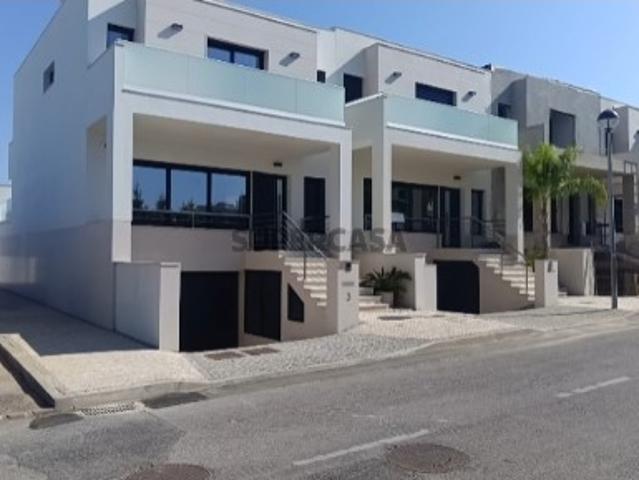Moradia T3 em Montenegro