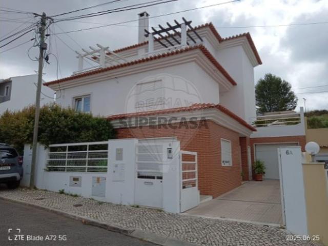 Moradia T3 em Oeiras e São Julião da Barra, Paço de Arcos e Caxias