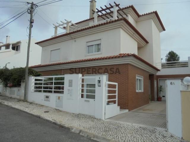 Moradia T3 em Oeiras e São Julião da Barra, Paço de Arcos e Caxias