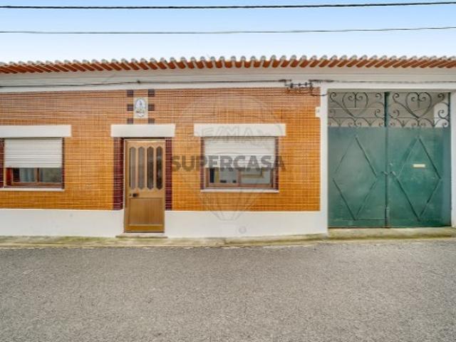 Moradia T3 em Oiã