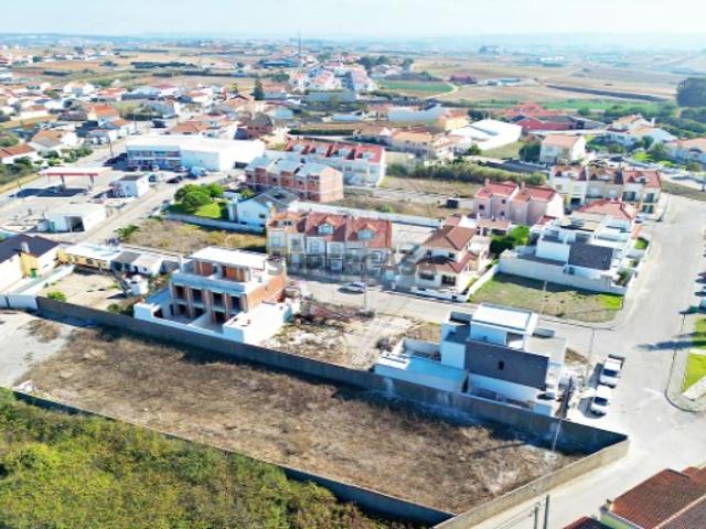 Moradia T3 em Atouguia da Baleia
