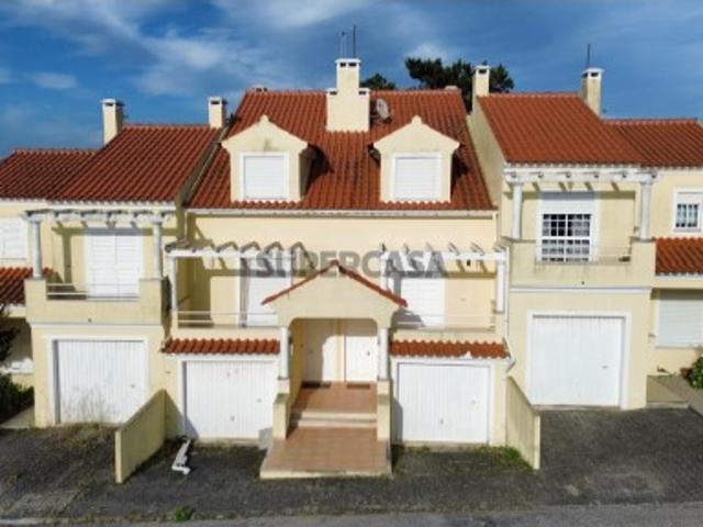 Moradia T3 em Atouguia da Baleia