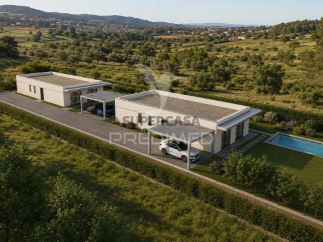 Moradia T3 em Alcobaça e Vestiaria
