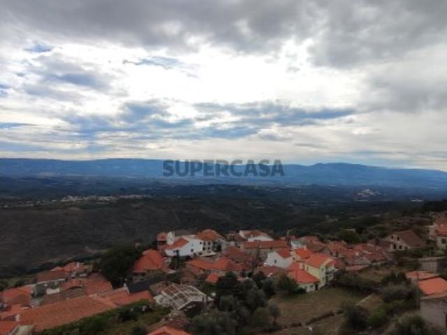 Moradia T3 em Algodres
