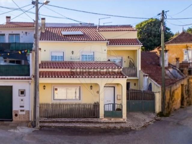 Moradia T3 em Aldeia Galega da Merceana e Aldeia Gavinha