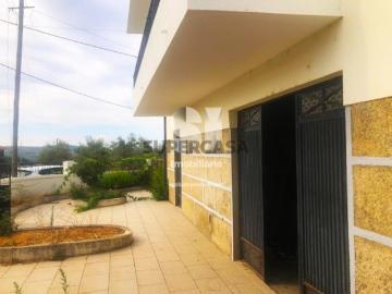 Moradia T3 em Alijó