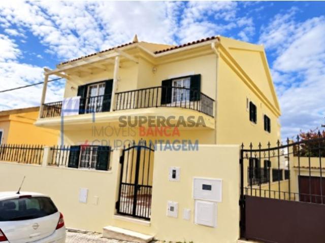 Moradia T3 em Alverca do Ribatejo e Sobralinho