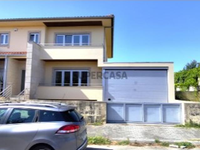 Moradia T3 em Amares e Figueiredo