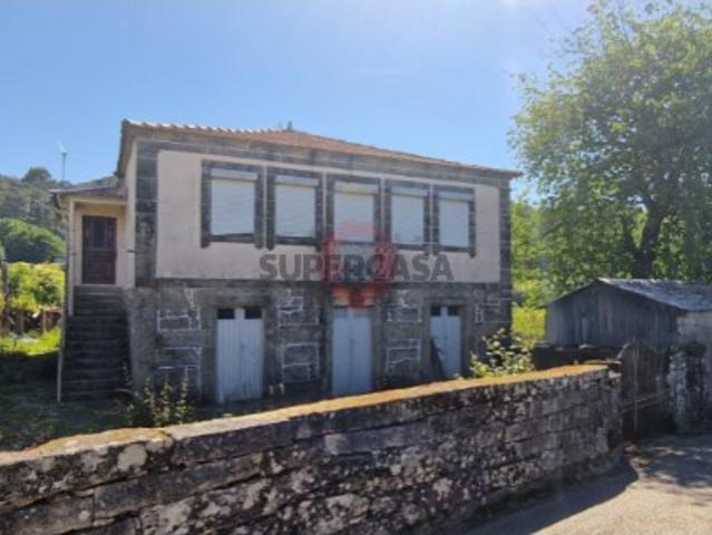 Moradia T3 em Anhões e Luzio