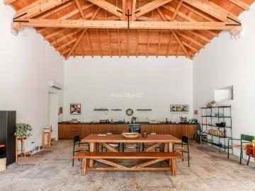 Moradia T3 em Antiga Adega Restaurada com Jardim e Piscina e. 222m² Colares