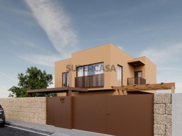 Moradia T3 em Arnoso Santa Maria e Santa Eulália e Sezures