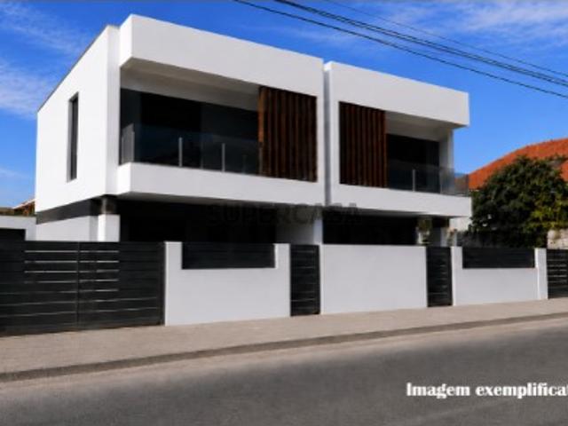 Moradia T3 em Arrentela