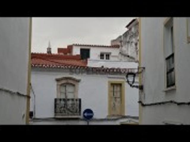 Moradia T3 em Assunção, Ajuda, Salvador e Santo Ildefonso