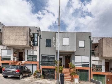 Moradia T3 em banda no centro da cidade de Famalicão 175m² Vila Nova De Famalicão