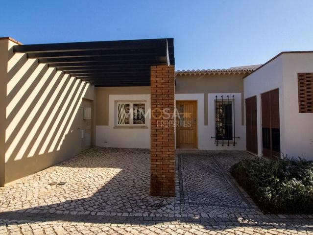 Moradia T3 em Banda – Arão, Mexilhoeira Grande