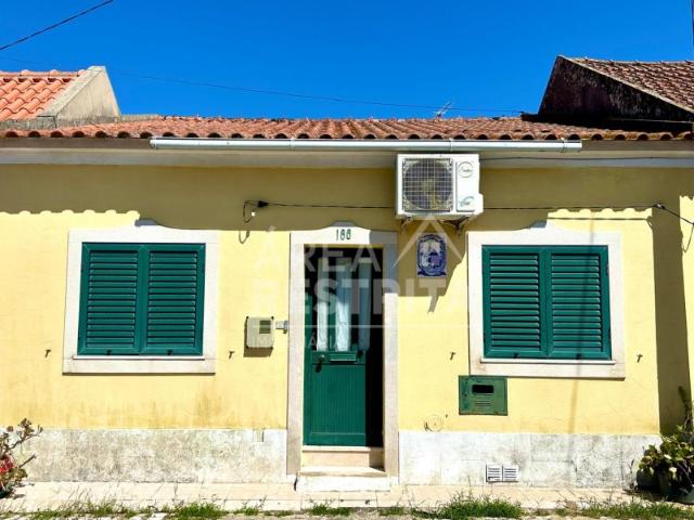 Moradia T3 em Banda Churrasqueira, anexo e potencial para piscina Pegões Gare Montijo