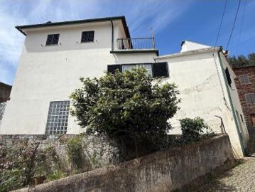 Moradia T3 em Cadafaz e Colmeal