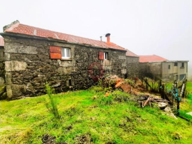 Moradia T3 em Castro Laboreiro e Lamas de Mouro