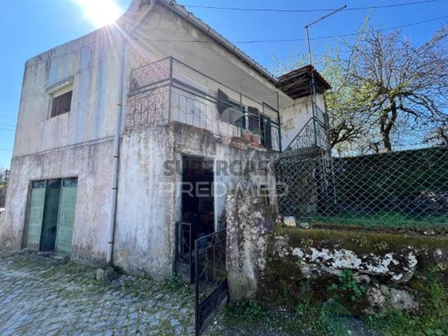 Moradia T3 em Carrazeda de Ansiães