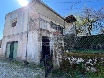 Moradia T3 em Carrazeda de Ansiães