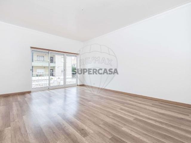 Moradia T3 em Carregado e Cadafais