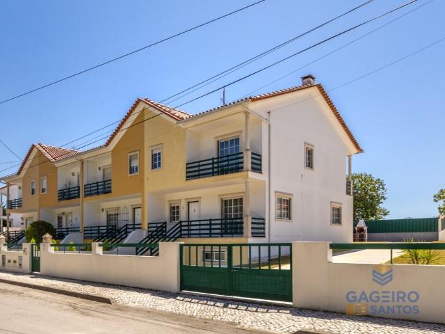 Moradia T3 em condomínio com terreno em Famalicão, Nazaré 104m² Famalicão