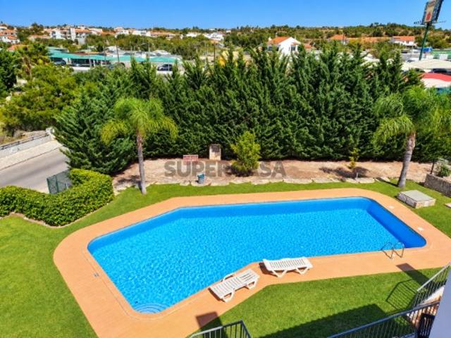 Moradia T3 em Condomínio Privado com Piscina, dois terraços Guia Albufeira!