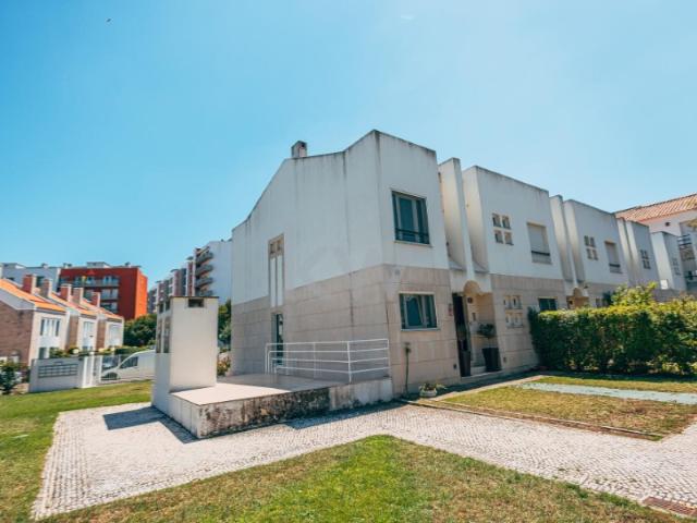 Moradia T3 em condomínio privado no Parque das Nações | LISBOA