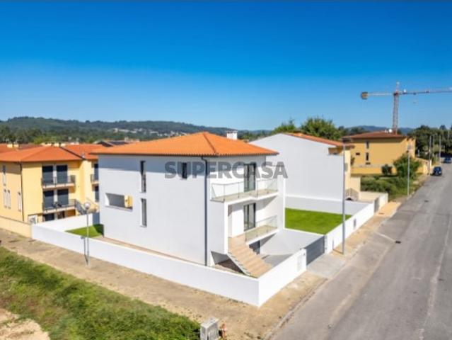 Moradia T3 em Construção Loureira, Vila Verde