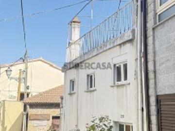 Moradia para recuperar em Cortes do Meio
